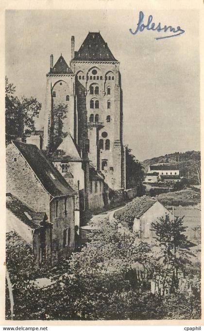 CPA Solesmes Le Matin sur l'Abbaye