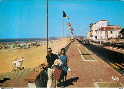 CPM Soulac sur Mer (Gironde) Le Nouveau Boulevard Promenade et la Grande Plage