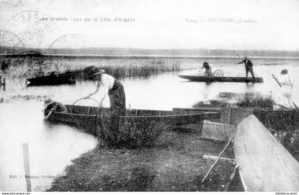 D40 SOUSTONS/ LES GRANDS LACS DE LA COTE D'ARGENT - PECHEURS SUR L'ETANG DE SOUSTONS