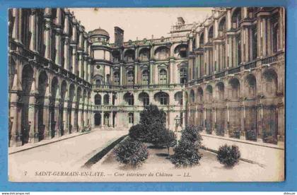 Carte Postale Ancienne - 78 - St Germain en Laye - Cour intérieure du Chateau - Ecrite