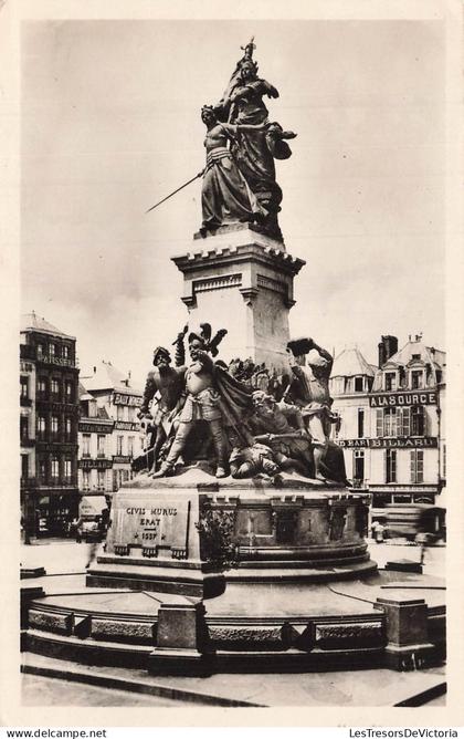 FRANCE - Saint Quentin - Monument - Défense de 1557 - animé - CH Theunissen - Real Photo - Carte postale ancienne