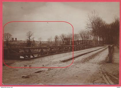 Stenay Meuse - Photo originale format 16 cm x 11,5 cm : Passerelle en bois menant à Stenay Guerre 1914-18.