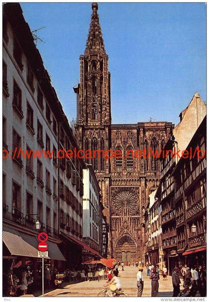 Rue Mercière et la Cathédrale - Strasbourg