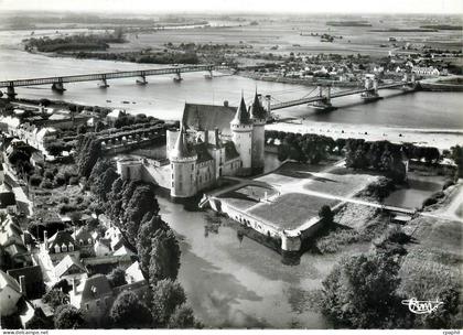 CPM Sully sur Loire Loiret Le Chateau et la Loire