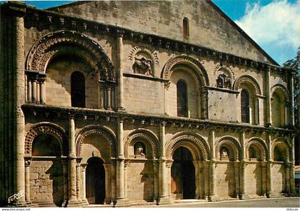 Carte Postale - 17 - Surgères - L'Eglise Notre-Dame - Façade romane du XIIe siècle - Flamme Postale de Surgères - CPM -