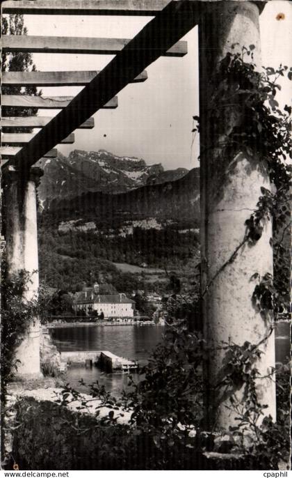 CPSM Promenade a Talloires L Abbaye et la Tourenette