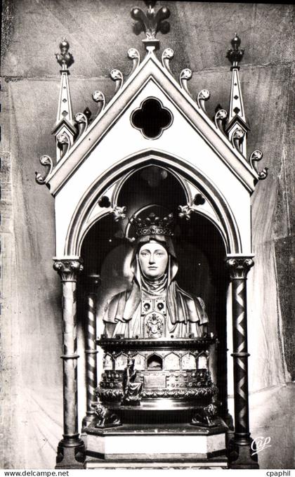 CPA Tarascon Chasse de Sainte Marthe Patronne de Tarascon