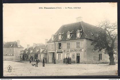 CPA Thaumiers, La Place, côté Sud