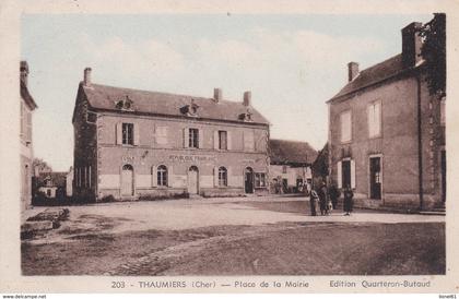 THAUMIERS  : (18)  Place de la Mairie