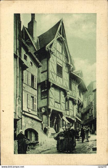 CPA Thiers Chateau du Piroux