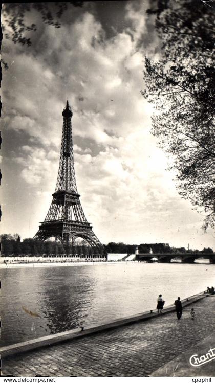 CPA La Tour Eiffel