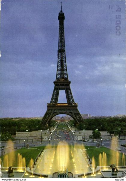 CPM Paris La Tour Eiffel