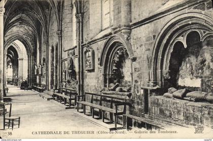 CPA Treguier Cathedrale Galerie des tombeaux