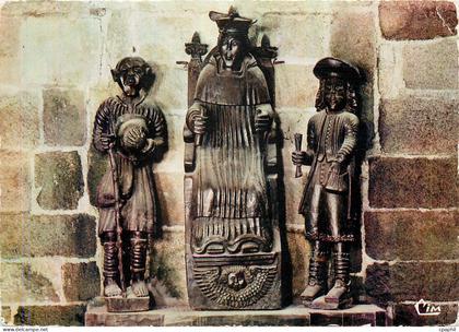 CPM Les tresors Bretons Treguier Cote d'Armor La Cathedrale St Yves entre le Riche et le Pauvre