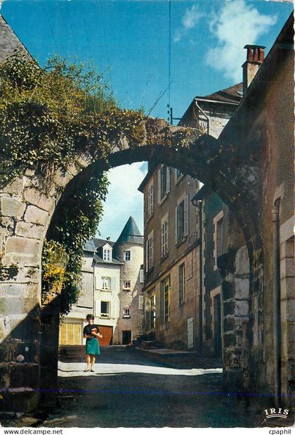 CPM Correze Pittoresque Vallee de la Vezere Treignac Station touristique