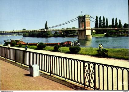 CPA Trevoux Ain le Pont suspendu sur la Saone