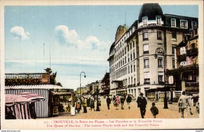 CPA Trouville La reine des plages Les planches et le Trouville Palace