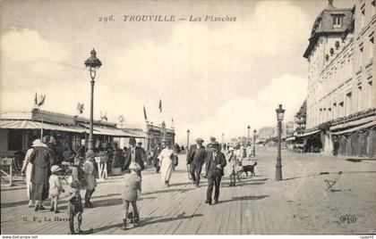 CPA Trouville Les Planches
