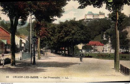 CPA Uriage Les Bains Les Promenades
