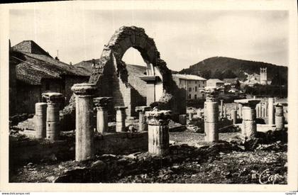 CPA Vaison La Romaine Colonnade Arc Nouvelles Fouilles