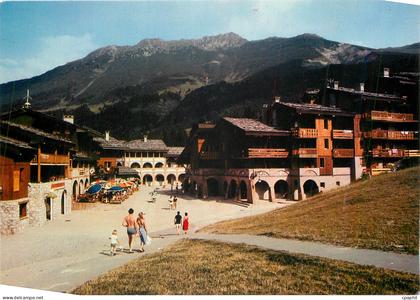 CPM Valmorel (Savoie) Alt 1350 2600 m vue partielle