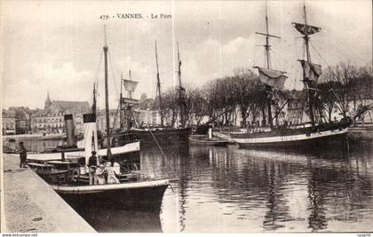 CPA Vannes Le Port Bateau