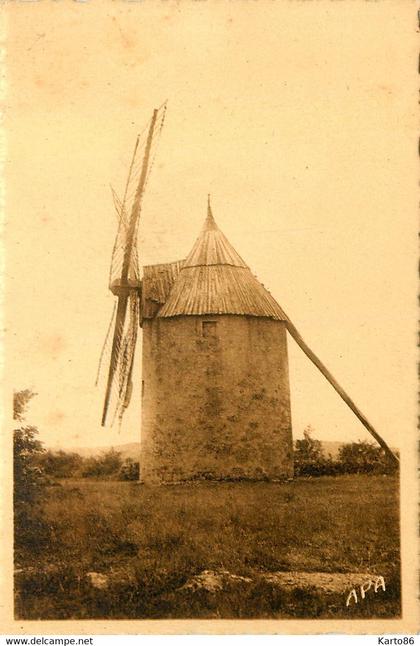 vaour * le moulin à vent du village * molen