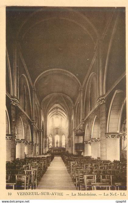 CPA Verneuil sur Avre La Madeleine La Nef