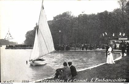 CPA Versailles Le Canal L'Embarcadere