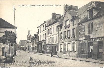 CPA Viarmes Carrefour de la rue de la Garenne