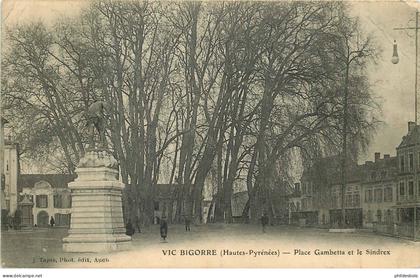 HAUTES PYRENEES  VIC SUR BIGORRE  place gambétta et le sindex