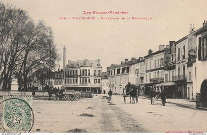 Vic sur Bigorre (65.Hautes Pyrénées) Boulevard de la République
