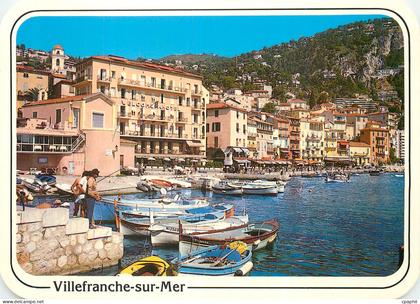 CPM Villefranche sur Mer Le port et les hotels Bateaux de peche