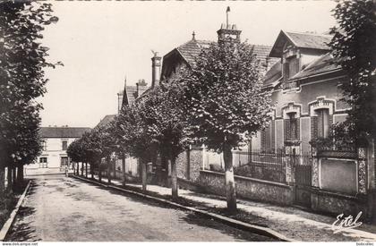 VILLEMEUX-sur-EURE (Eure et Loir)): Boulevard de la Gare