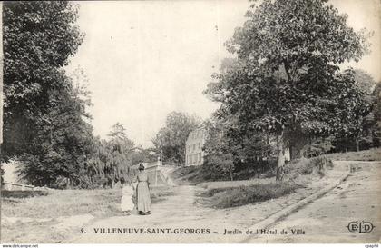 Villeneuve Saint Georges CPA Jardin de l'hotel de ville