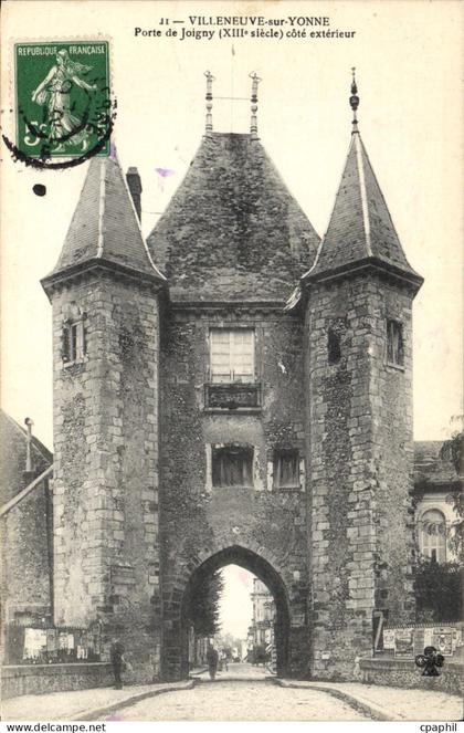 CPA Villeneuve sur Yonne Porte de Joigny cote exterieur