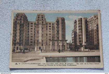 A165, Lyon Villeurbanne, les nouvelles cités, un coin de la place Albert Thomas, Rhône 69