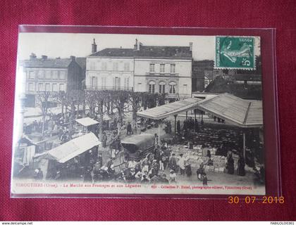 CPA - Vimoutiers - Le Marché aux Fromages et aux Légumes
