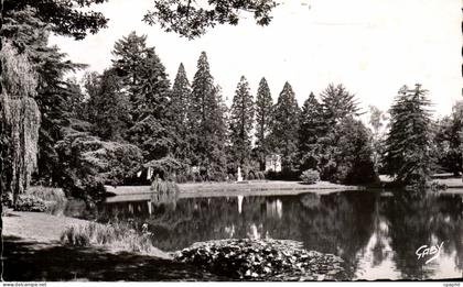 CPSM Vitre Jardin Public le Lac