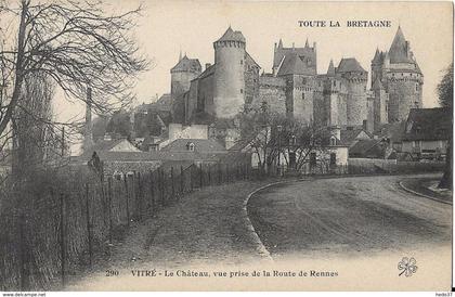 Vitré - Le Château vue prise de la Route de Rennes