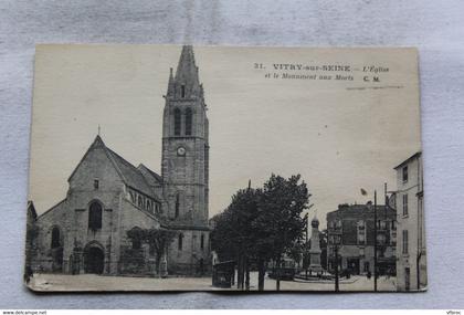 Vitry sur Seine, l'église et le monument aux morts, Val de Marne 94