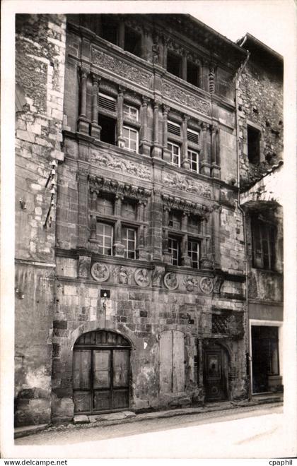 CPA Viviers sur Rhone Maison aux Tetes Renaissance