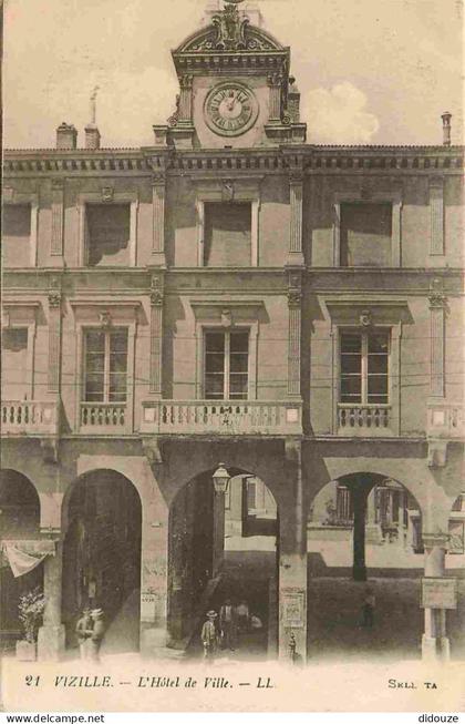 38 - Vizille - Hotel de Ville - Animée - CPA - Voir Scans Recto-Verso