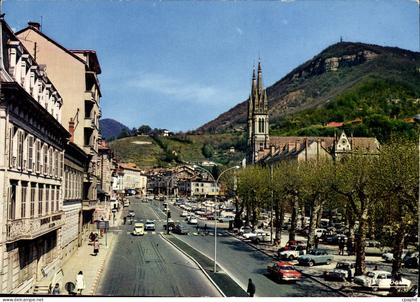 CPSM Voiron Le Cours Senozan I'Eglise St Bruno