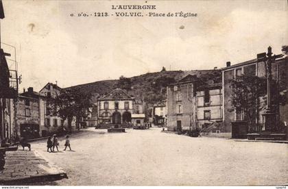 CPA Volvic Place De I'Eglise