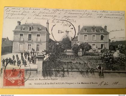 86/ vouille la bataille la maison école