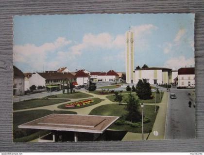 Cpa Wittenheim(68) église Ste marie et place Thiers