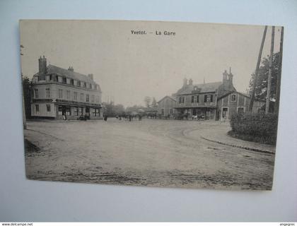 CPA  Yvetot   La Gare