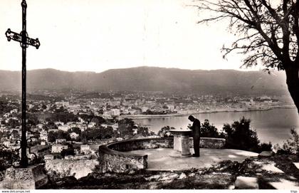 Antibes - Vue générale prise de la Garoupe, la Table d'Orientation