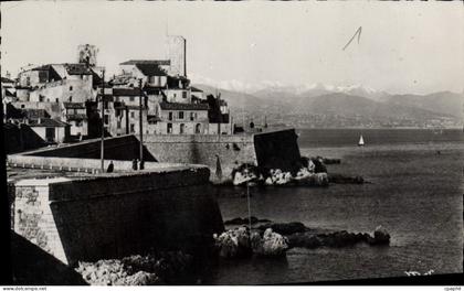 CPA Antibes Les Remparts